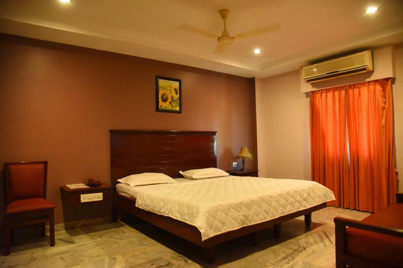 Hotel Subhalakshmi Palace Karaikkudi Exterior photo