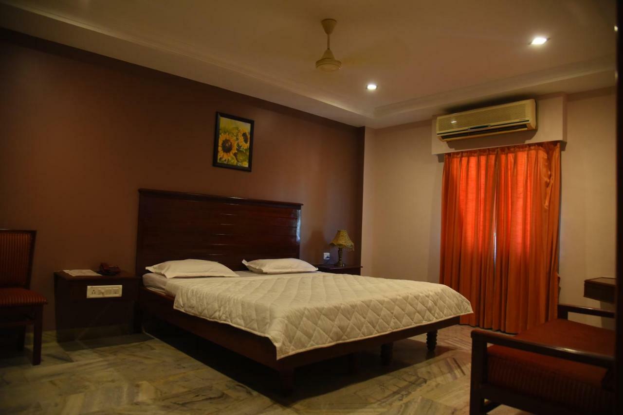 Hotel Subhalakshmi Palace Karaikkudi Exterior photo