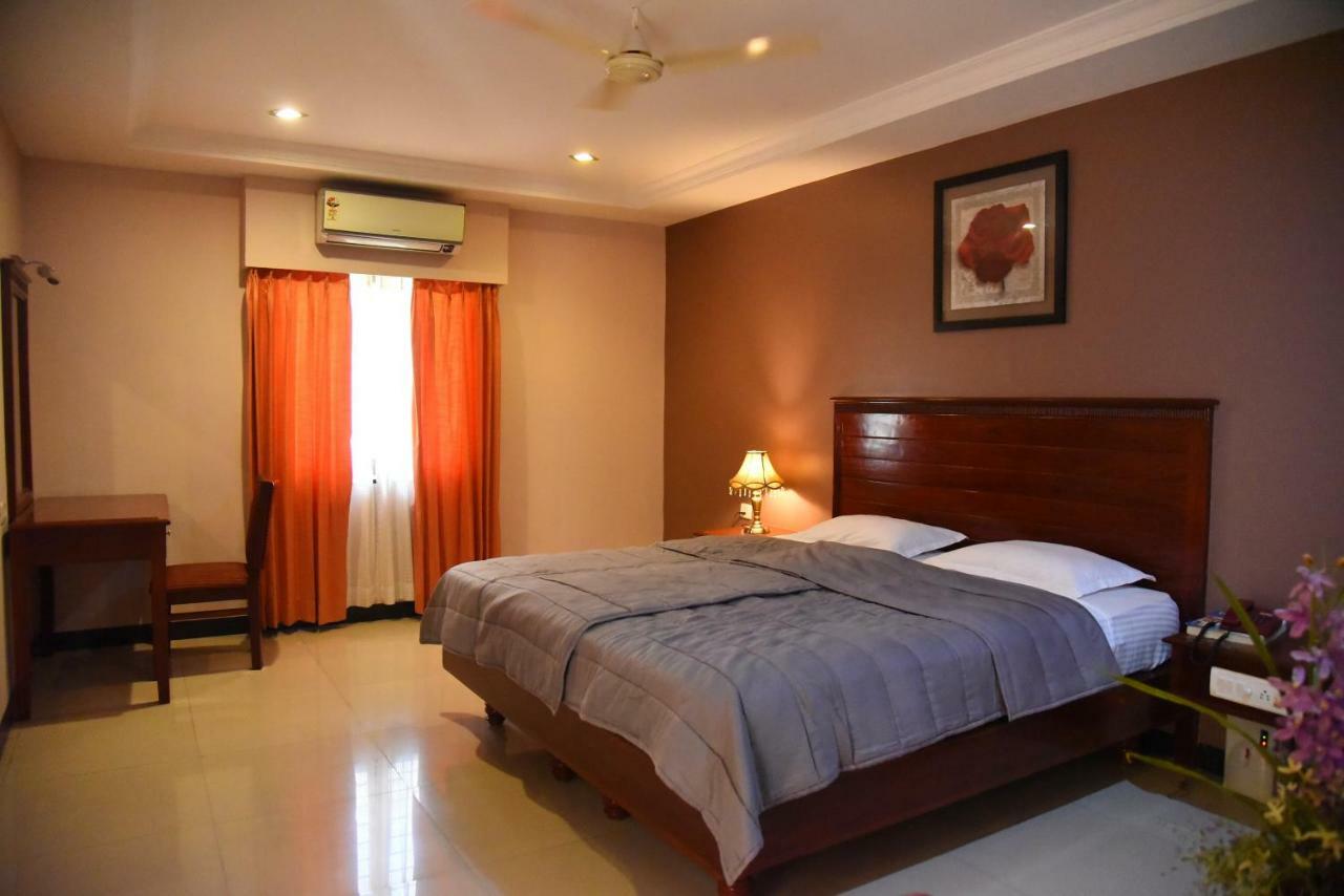 Hotel Subhalakshmi Palace Karaikkudi Exterior photo