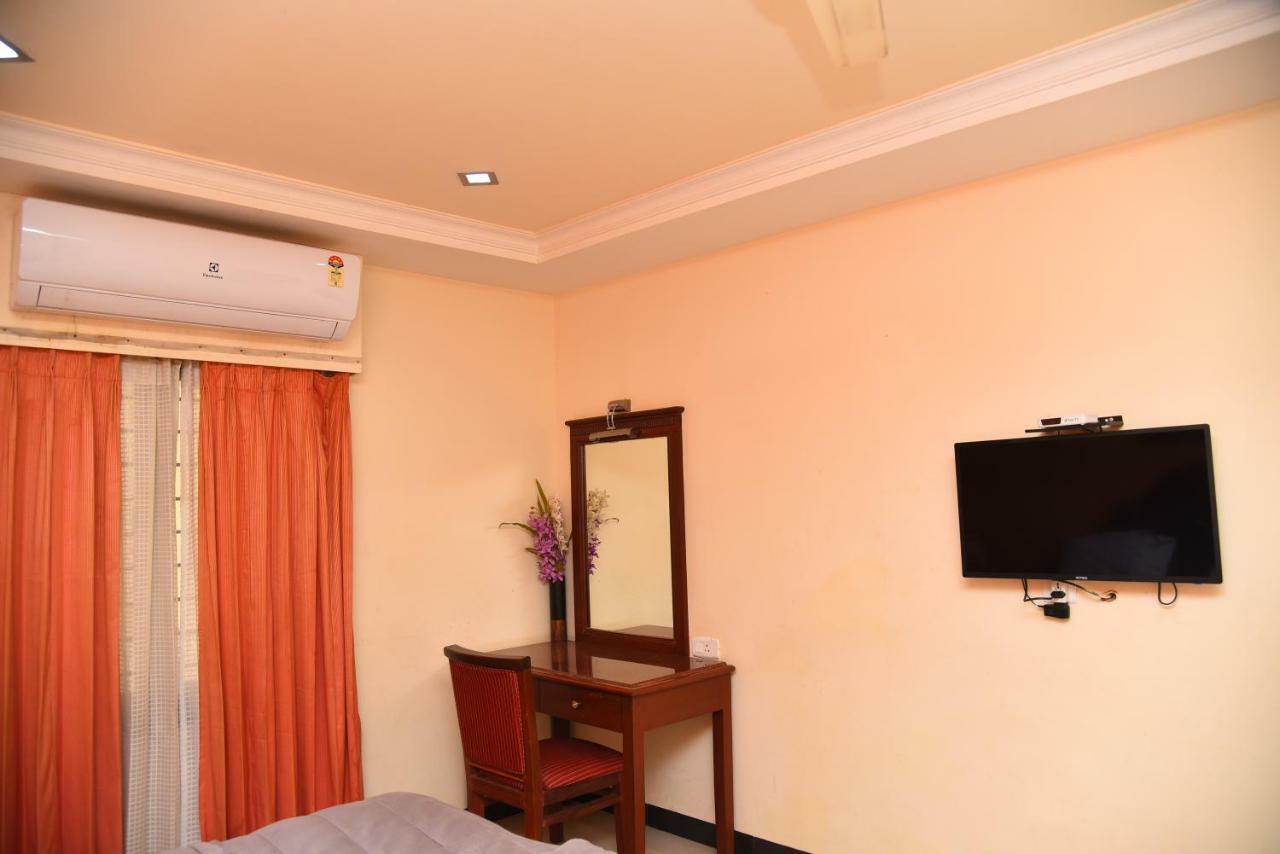 Hotel Subhalakshmi Palace Karaikkudi Exterior photo