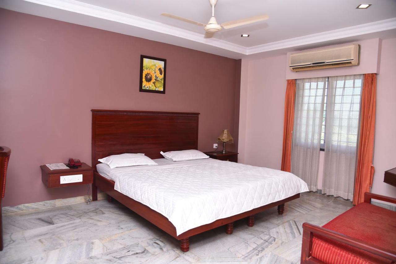Hotel Subhalakshmi Palace Karaikkudi Exterior photo